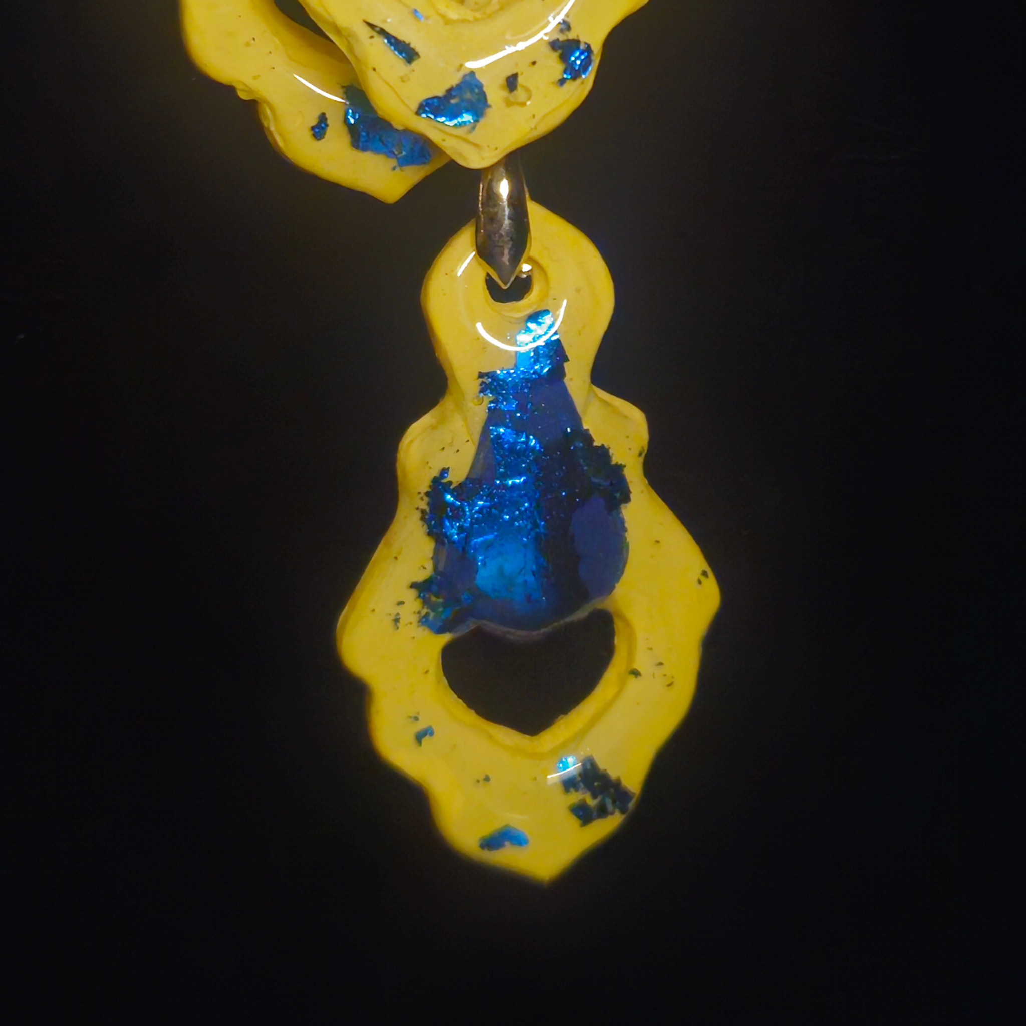 Sunshine Yellow Wavy Open Frame & Blue Glitter Teardrop Resin Earring & Necklace Set