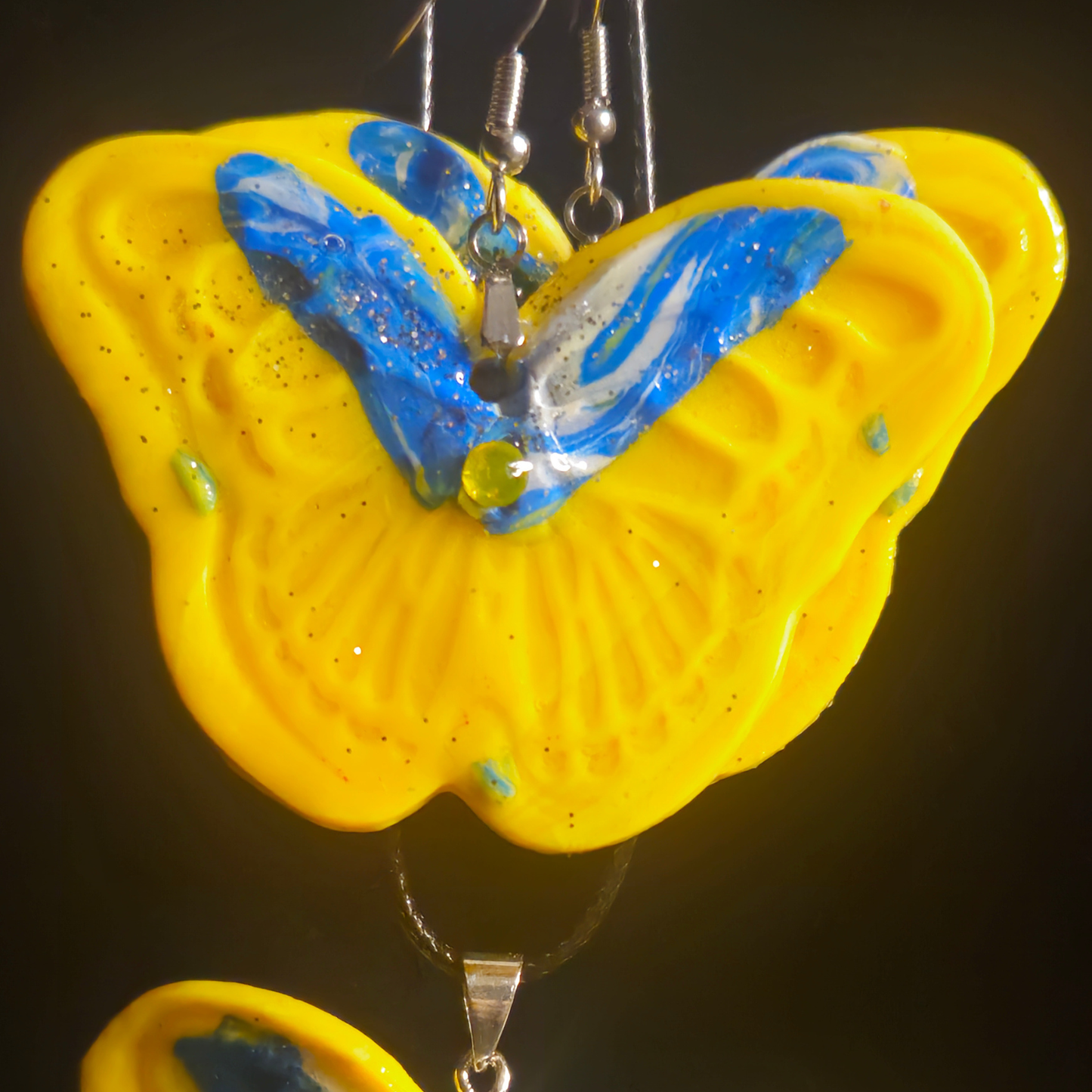 Sunshine Yellow & Blue Glitter Carved Butterfly Resin Earring & Necklace Set